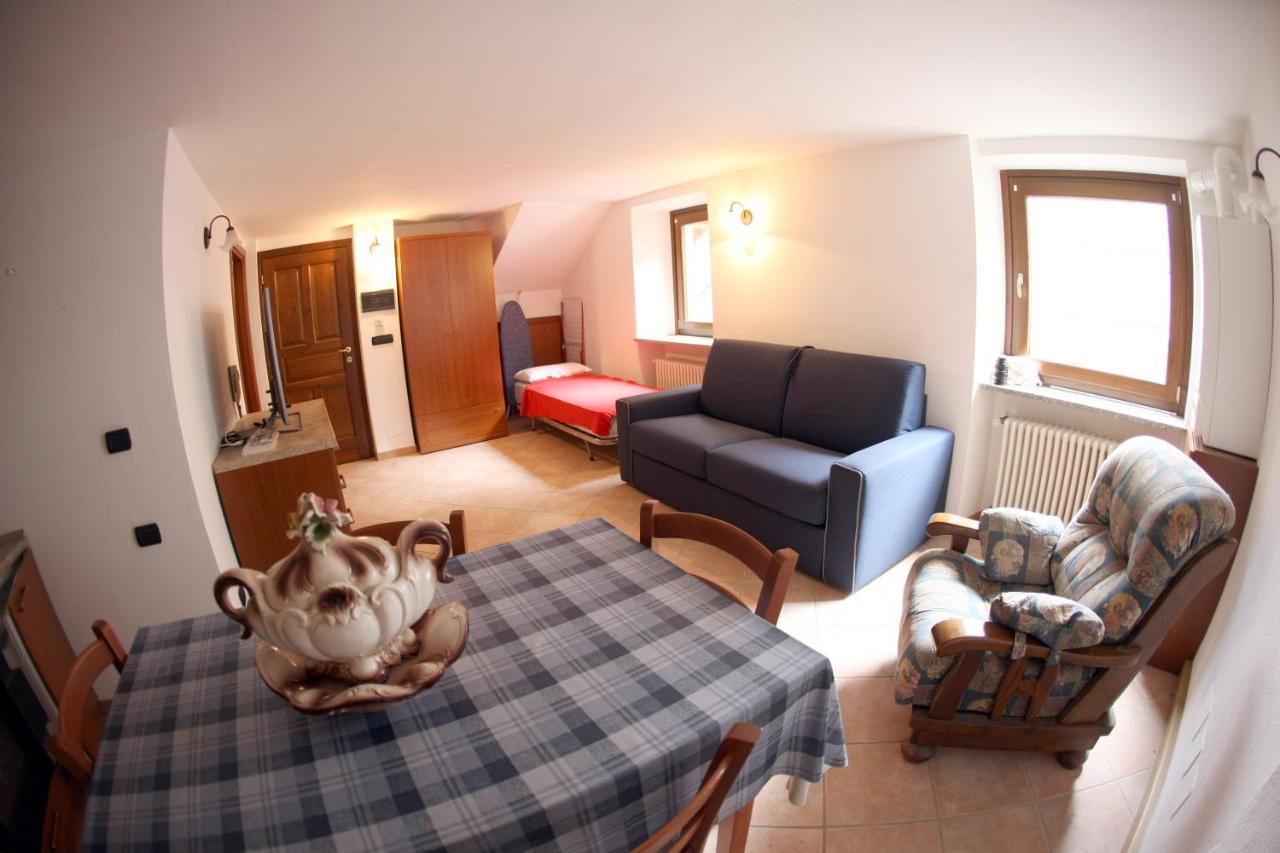 Maison Cassius Issogne Bagian luar foto