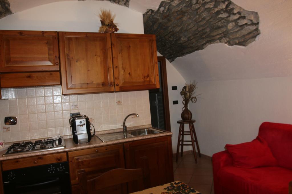 Maison Cassius Issogne Bagian luar foto