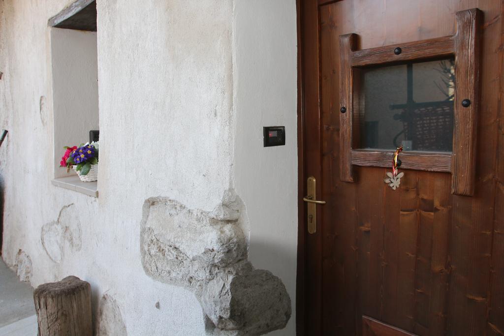 Maison Cassius Issogne Bagian luar foto