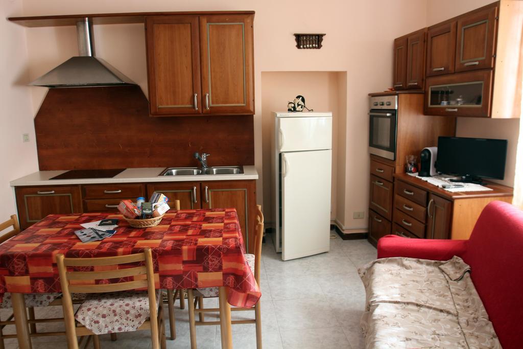 Maison Cassius Issogne Bagian luar foto