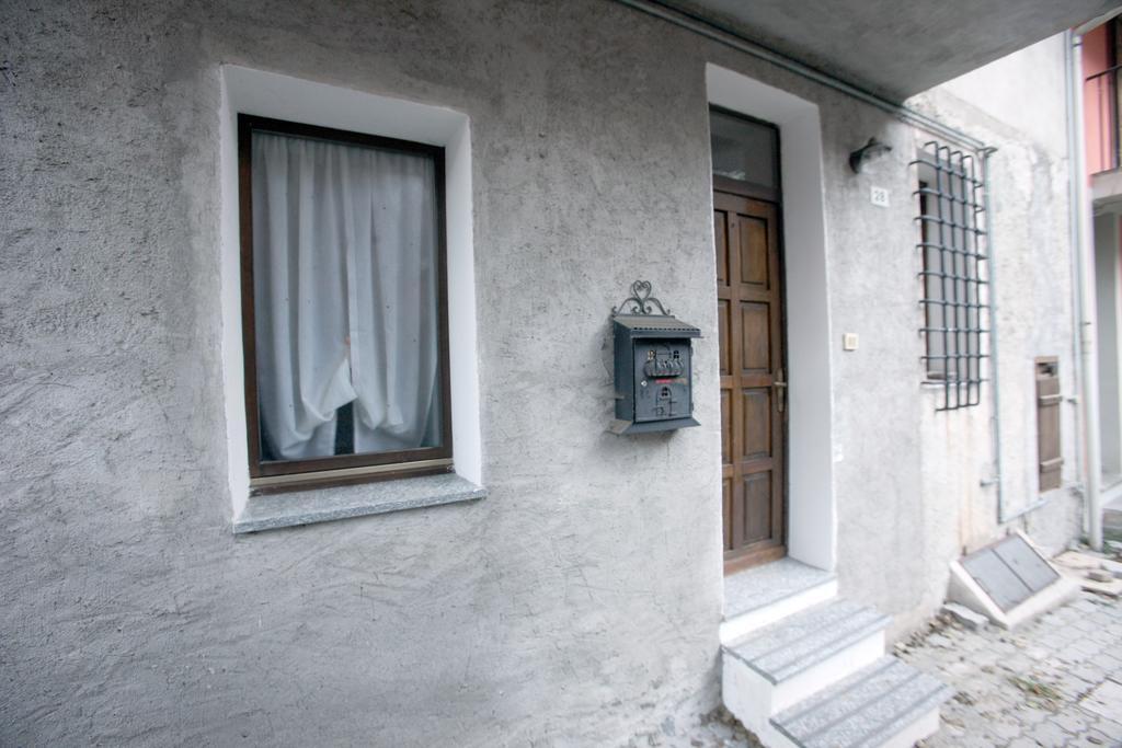 Maison Cassius Issogne Bagian luar foto
