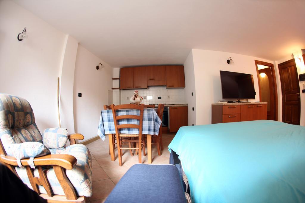 Maison Cassius Issogne Bagian luar foto