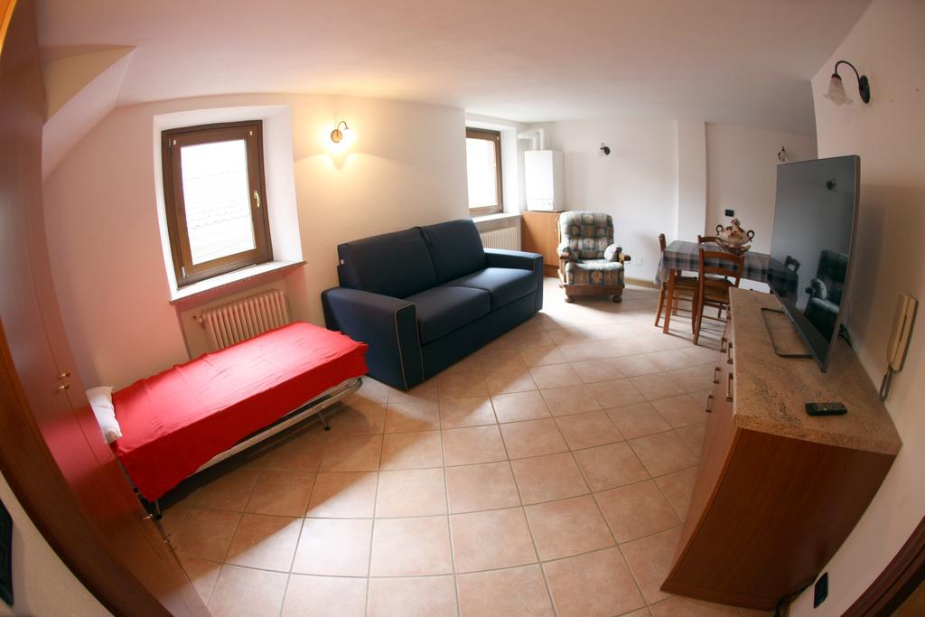 Maison Cassius Issogne Bagian luar foto