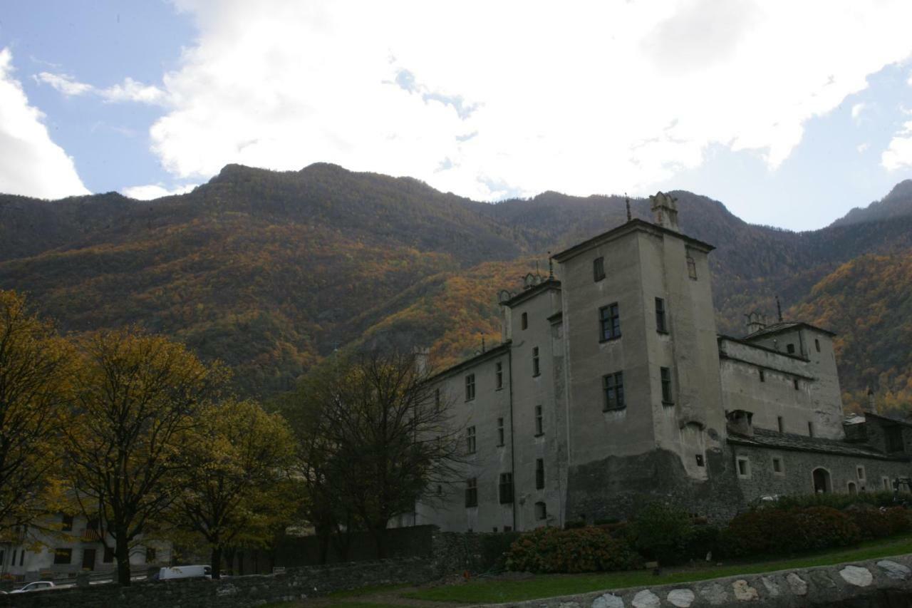 Maison Cassius Issogne Bagian luar foto