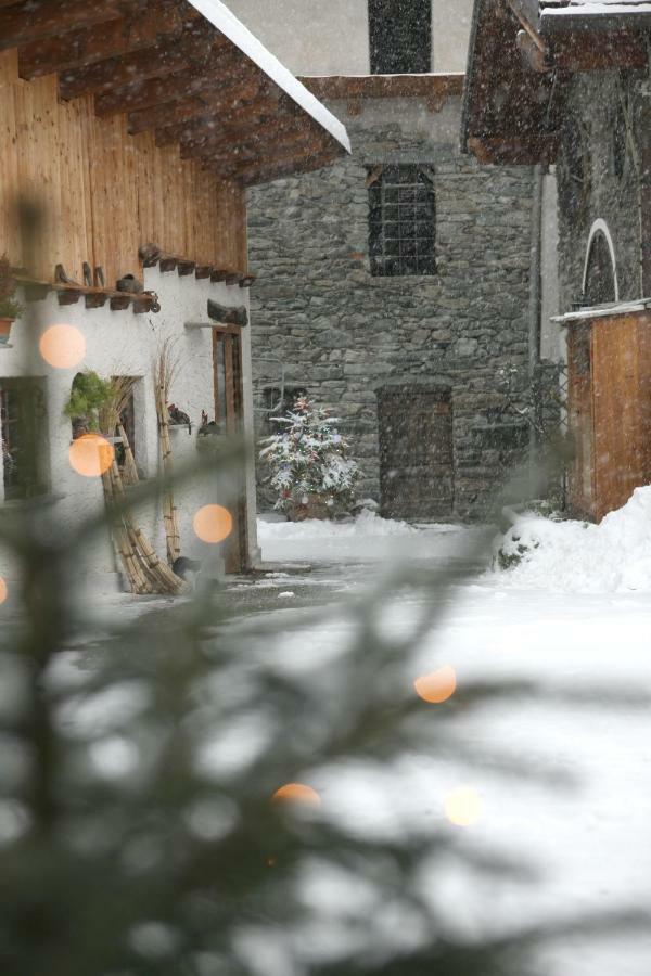Maison Cassius Issogne Bagian luar foto